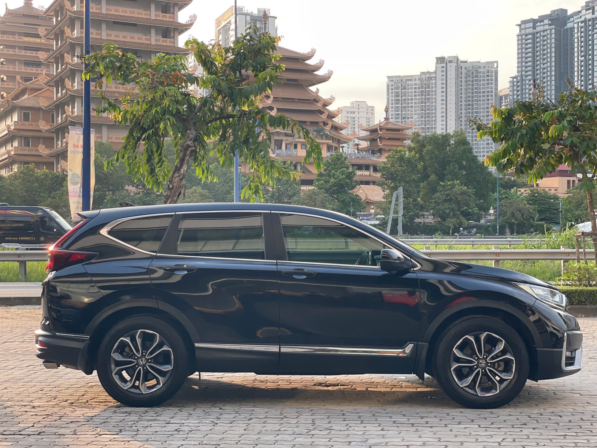 ĐÃ BÁN - HONDA CRV L 2022 SENSING - Màu Đen - Odo 26.000km